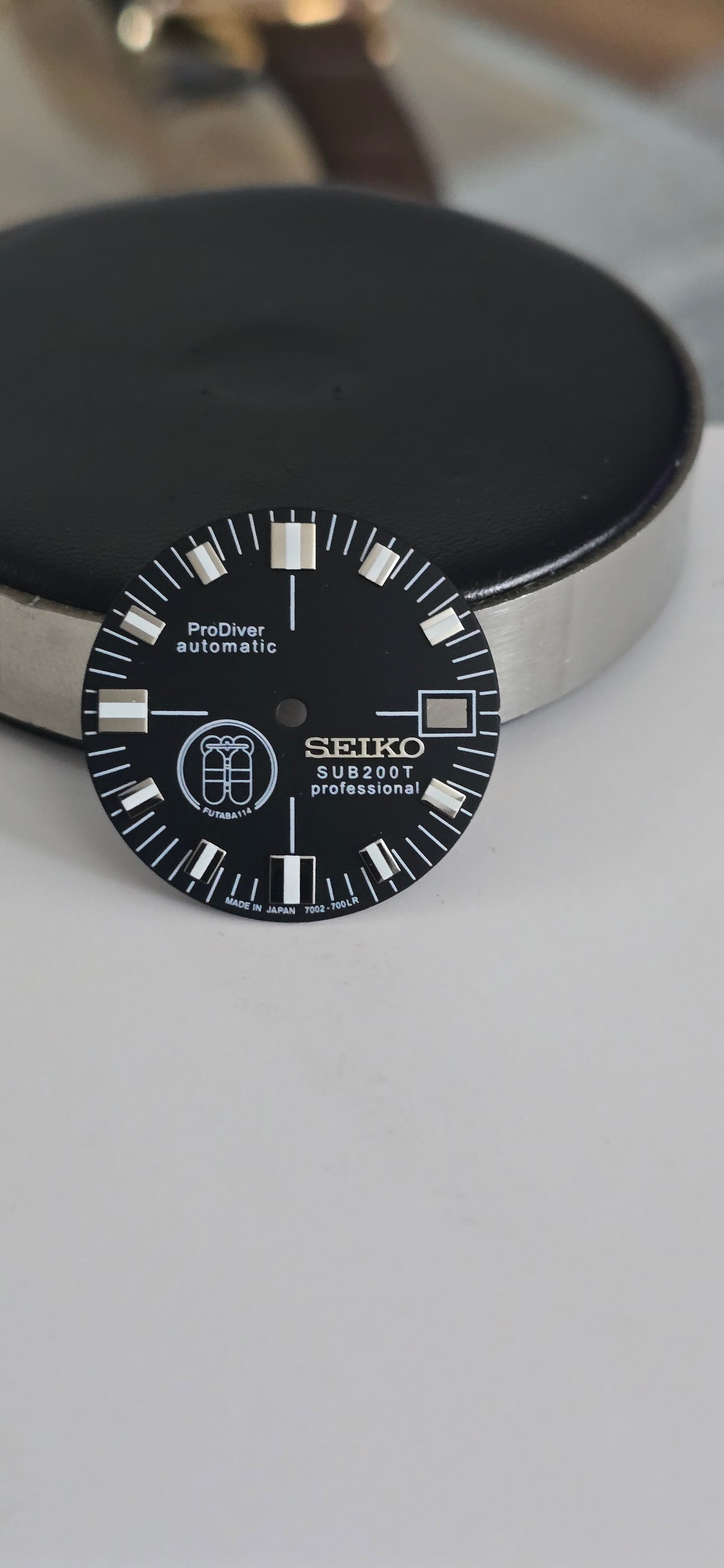 S dial