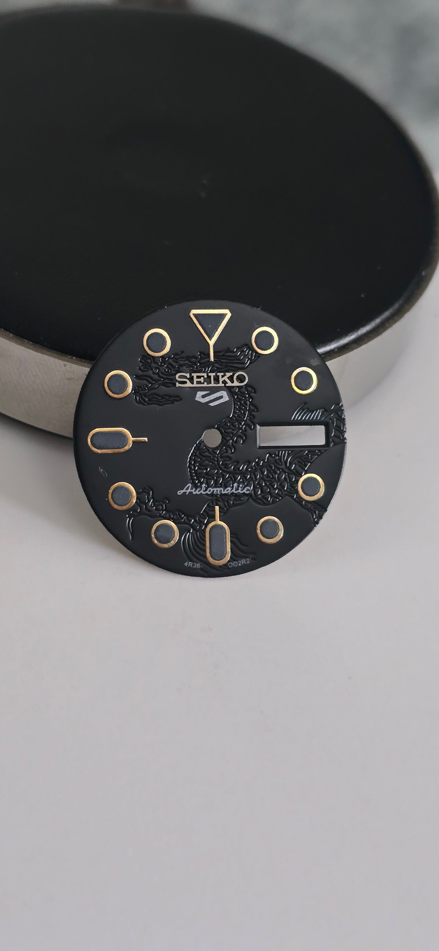 S dial