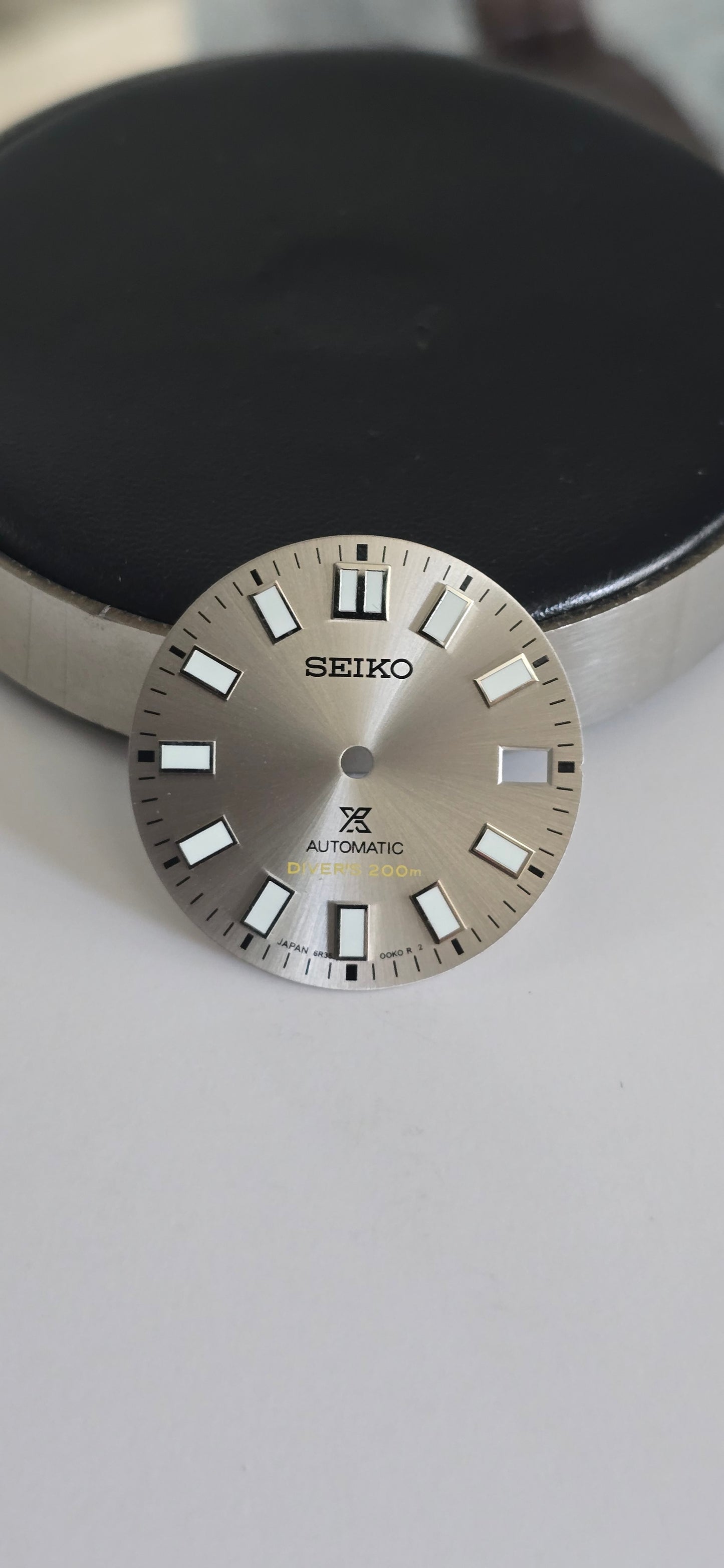 S dial