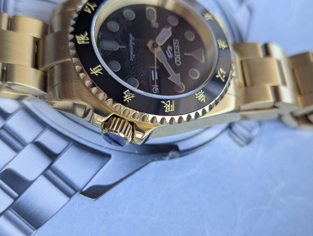 Bruce Lee inspired "The Golden Dragon "