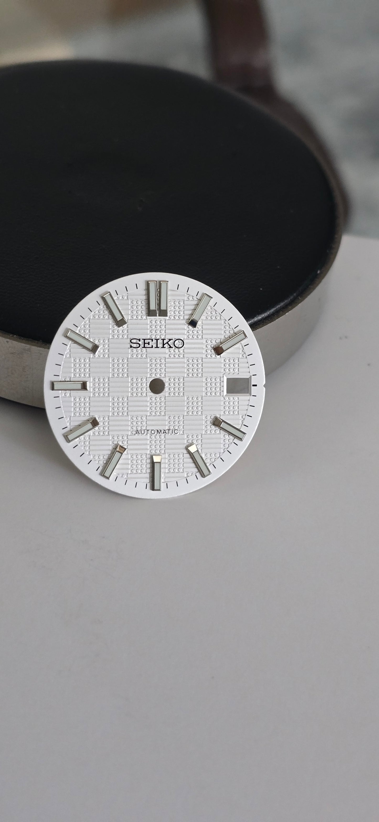 S dial