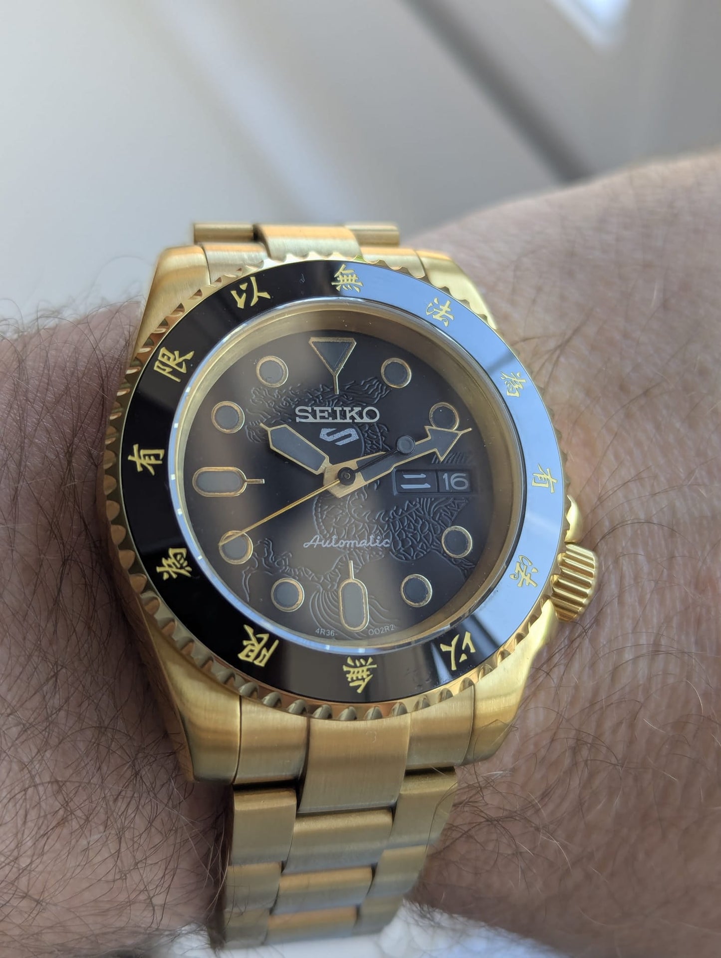 Bruce Lee inspired "The Golden Dragon "